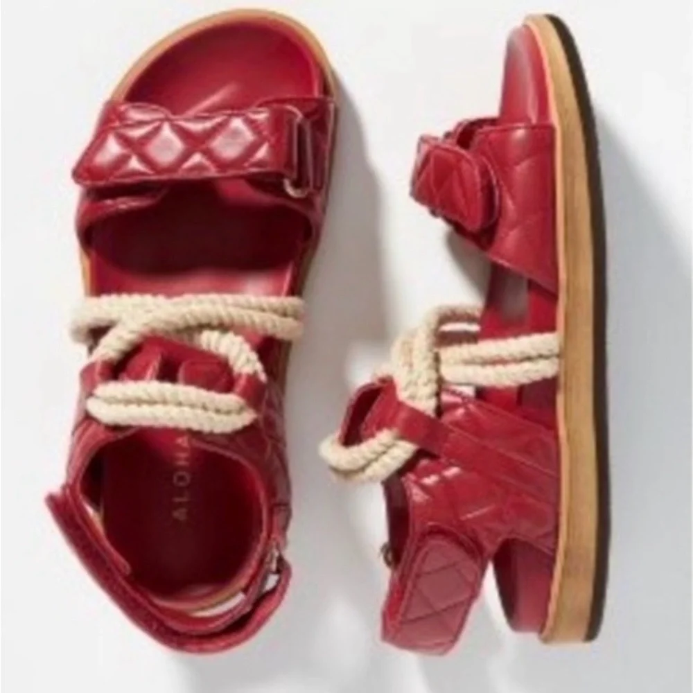 ALOHAS Kids Quilted Red Sandals - Picture 1 of 6